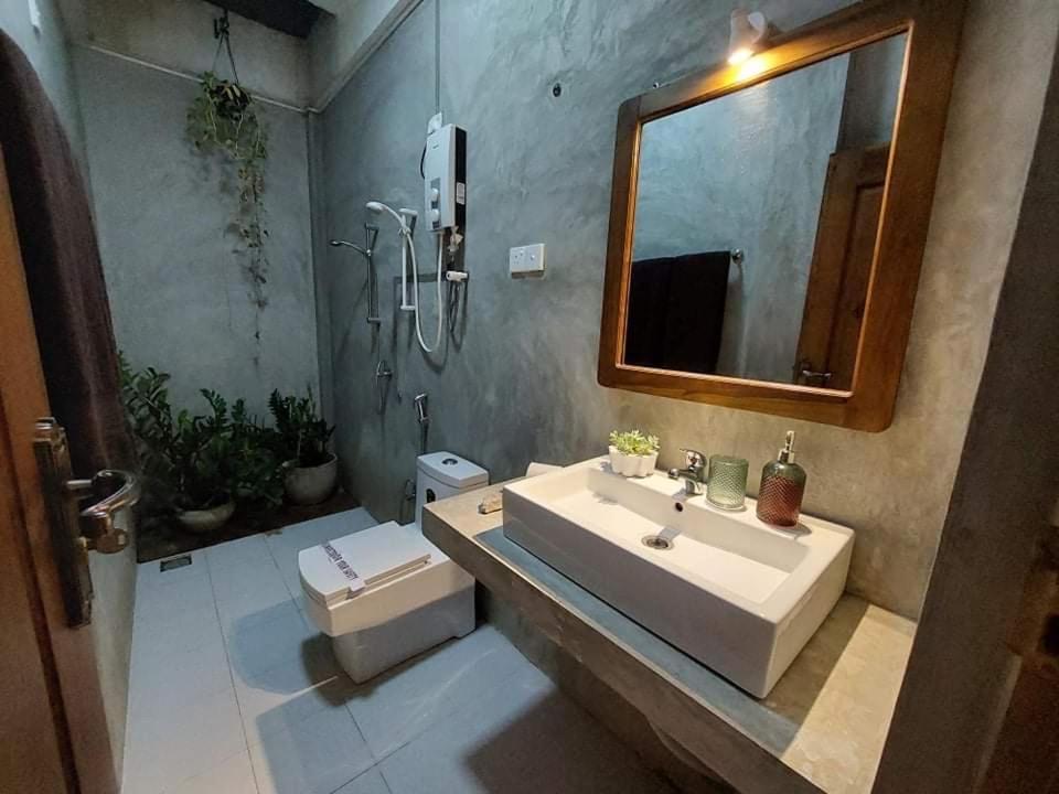 אנוראדפורה Kingcity Resort מראה חיצוני תמונה